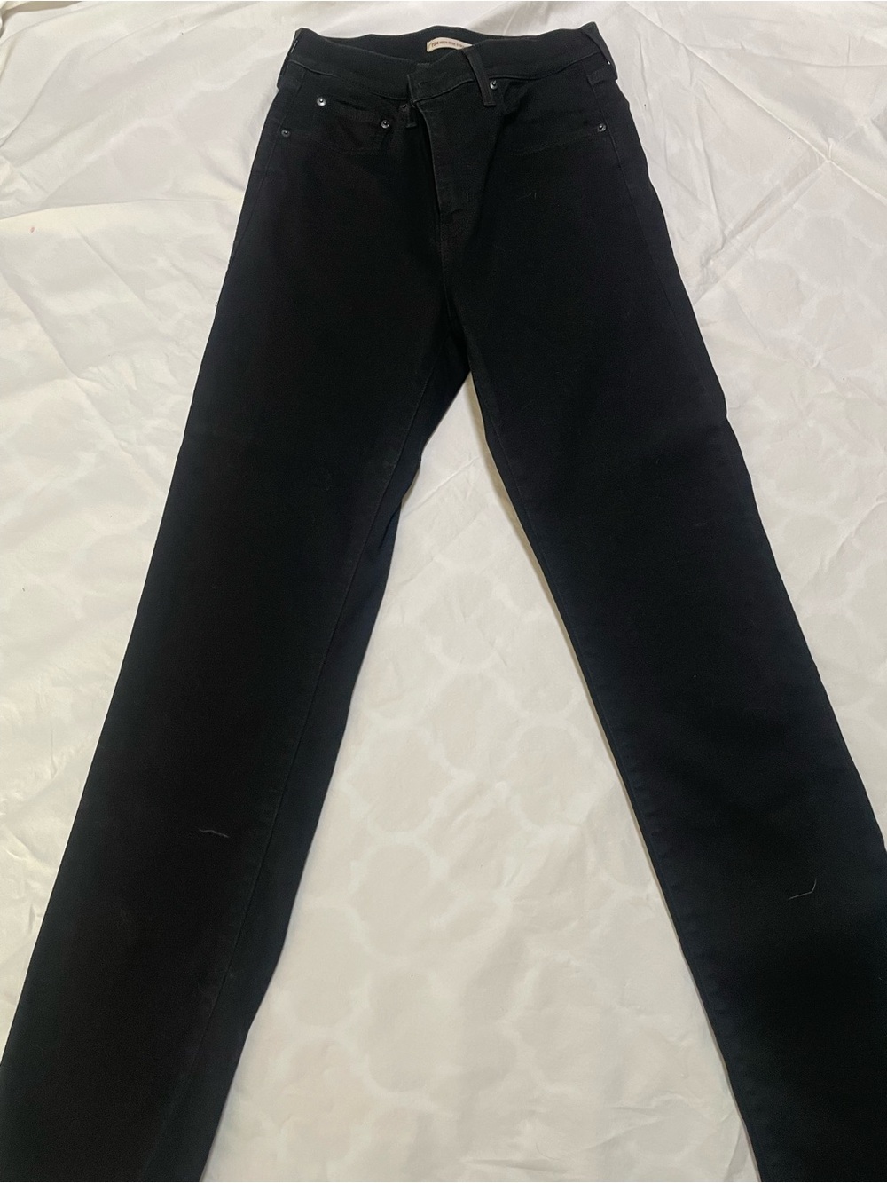 Levi’s Women’s Black Straight-Leg Jeans